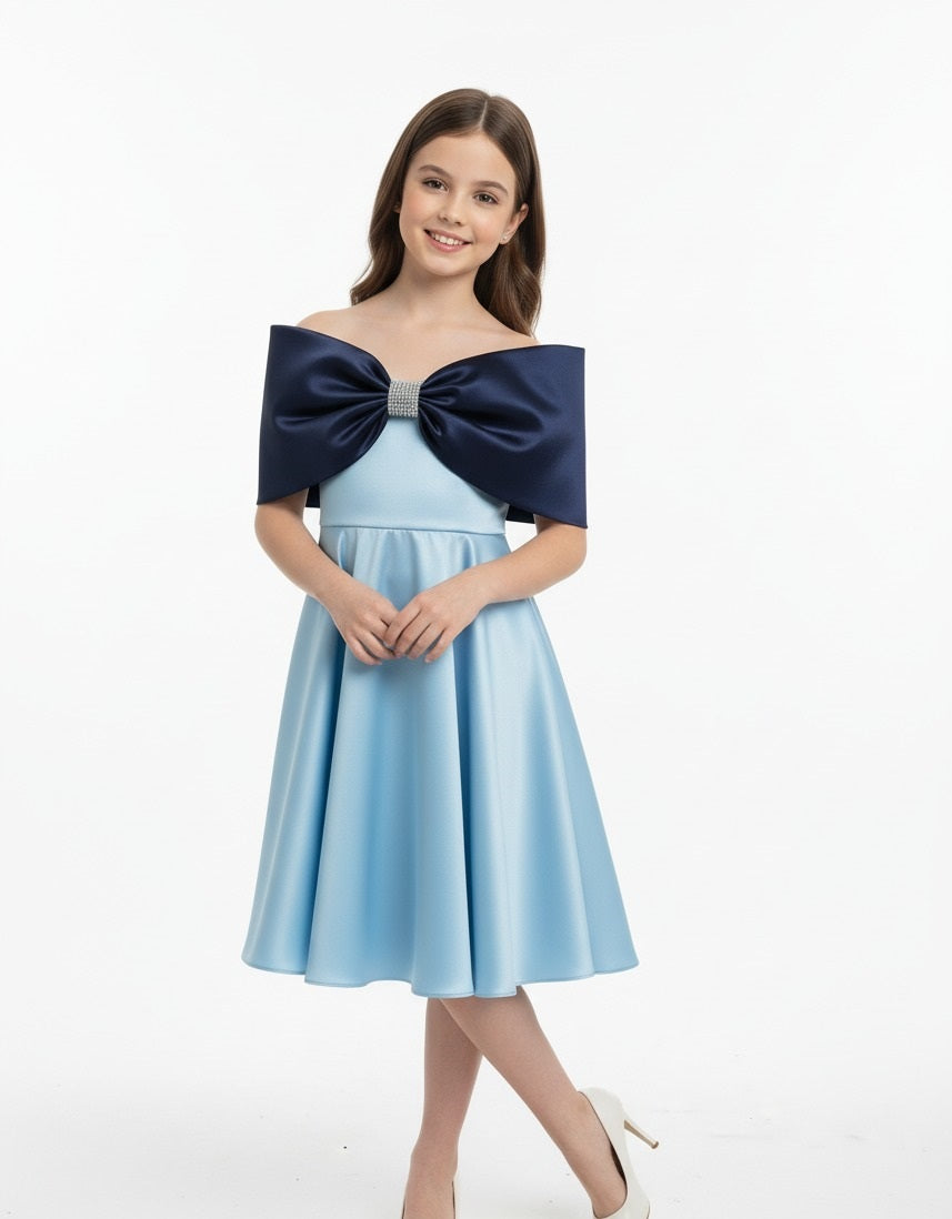 Oversized Contrast Bow Satin Dress